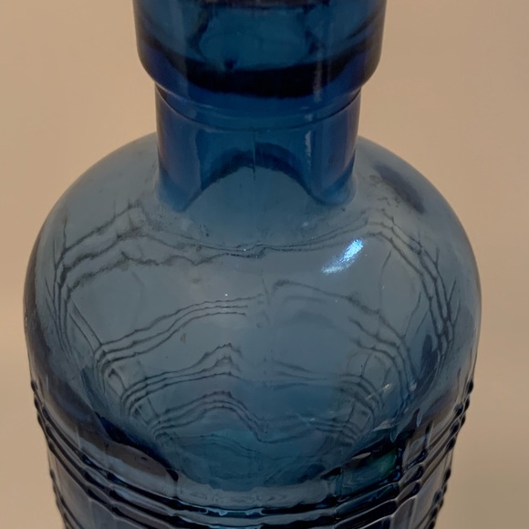 Cobalt blue glass bottle. Made in Spain. Recycled glass. - Picture 6 of 8